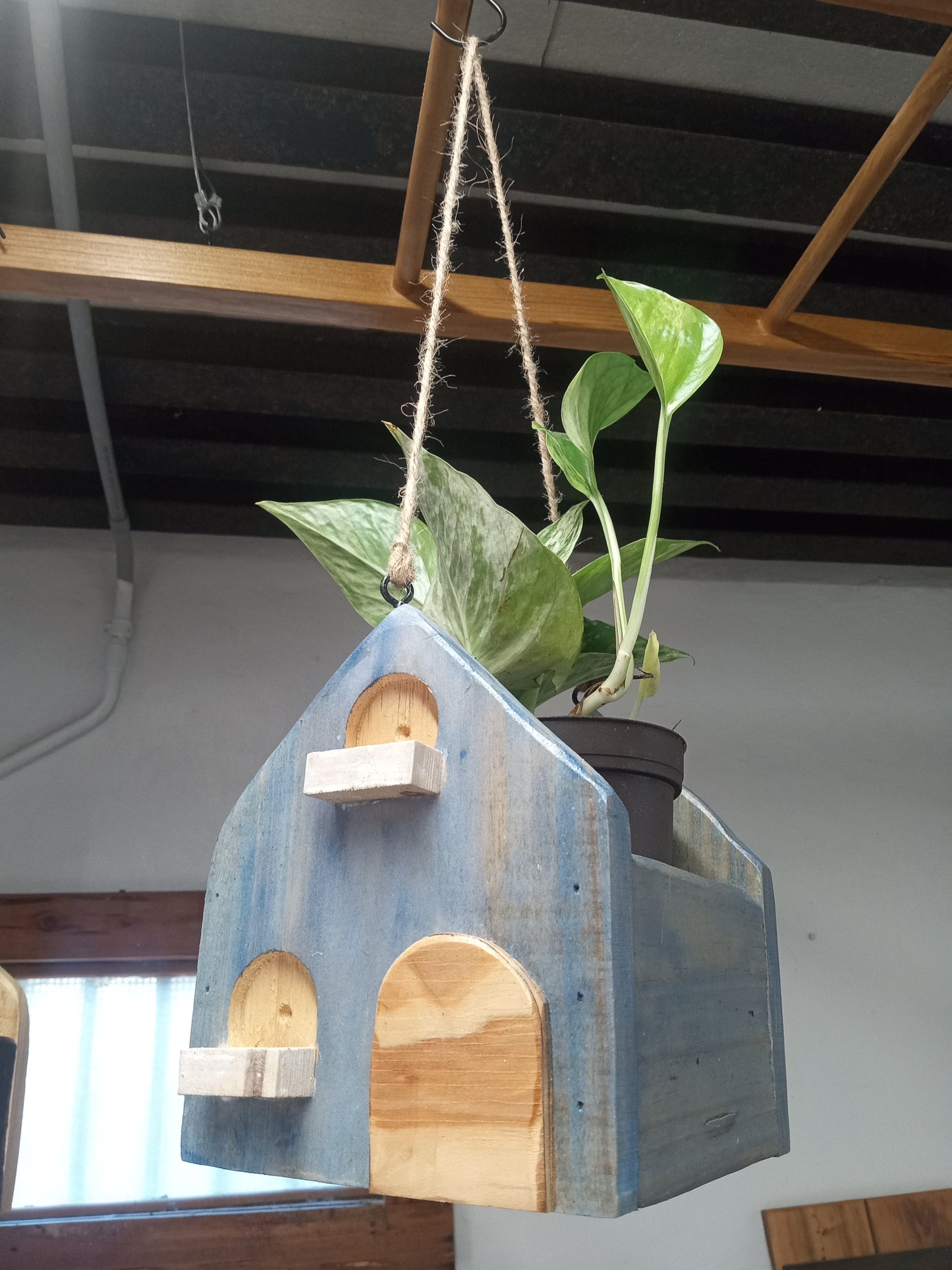 Cozy-House Hanging Flower Baskets
