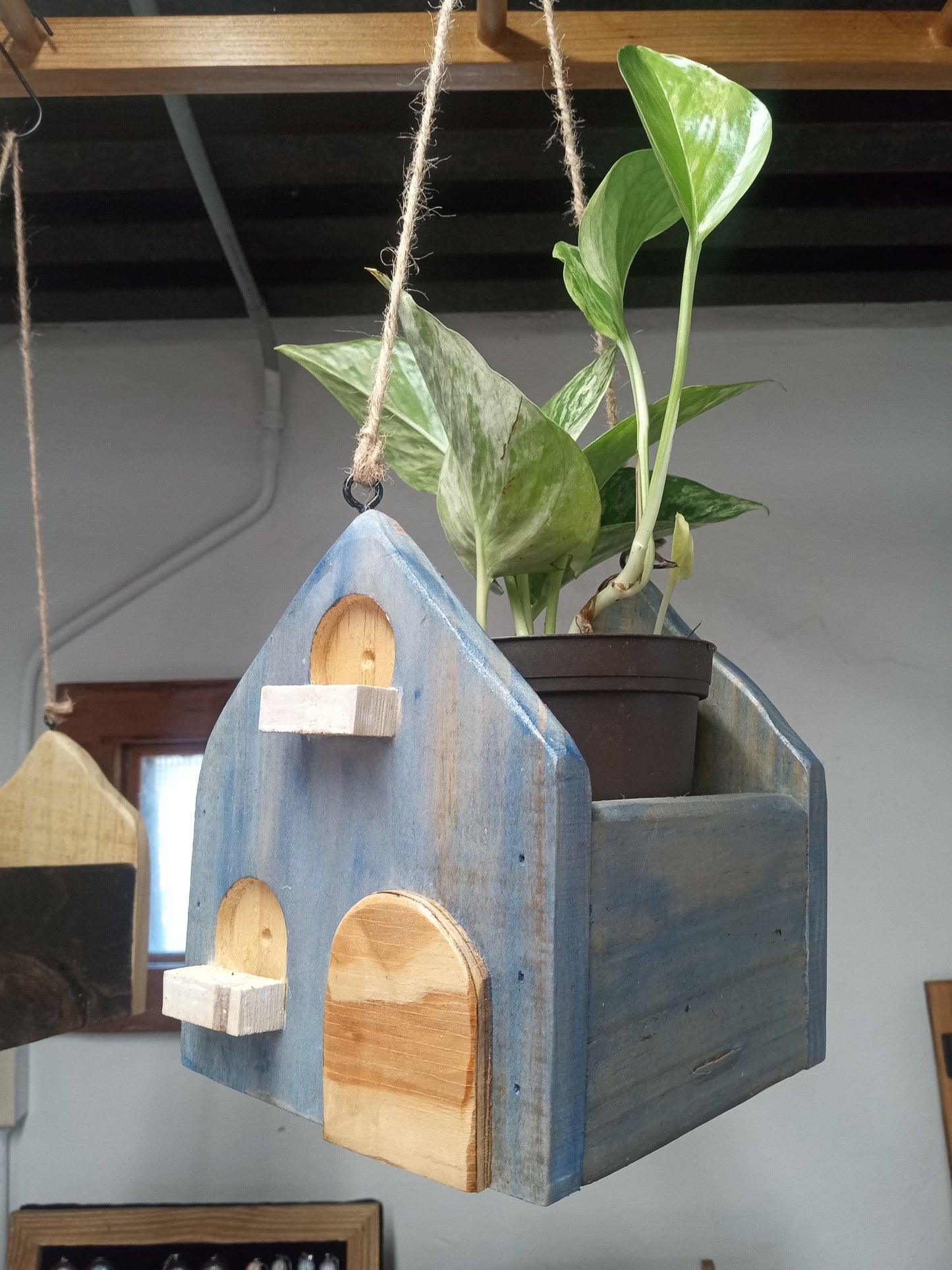 Cozy-House Hanging Flower Baskets