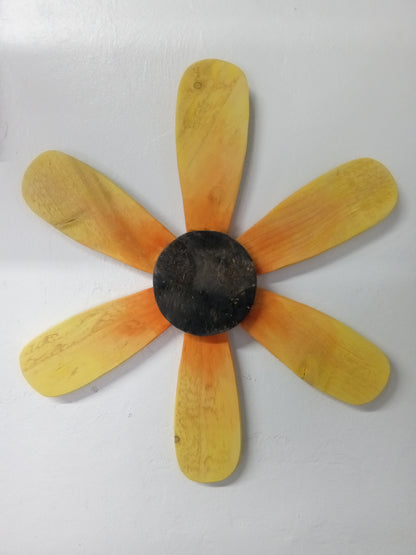 Farmhouse style wall decor - wooden sunflower.