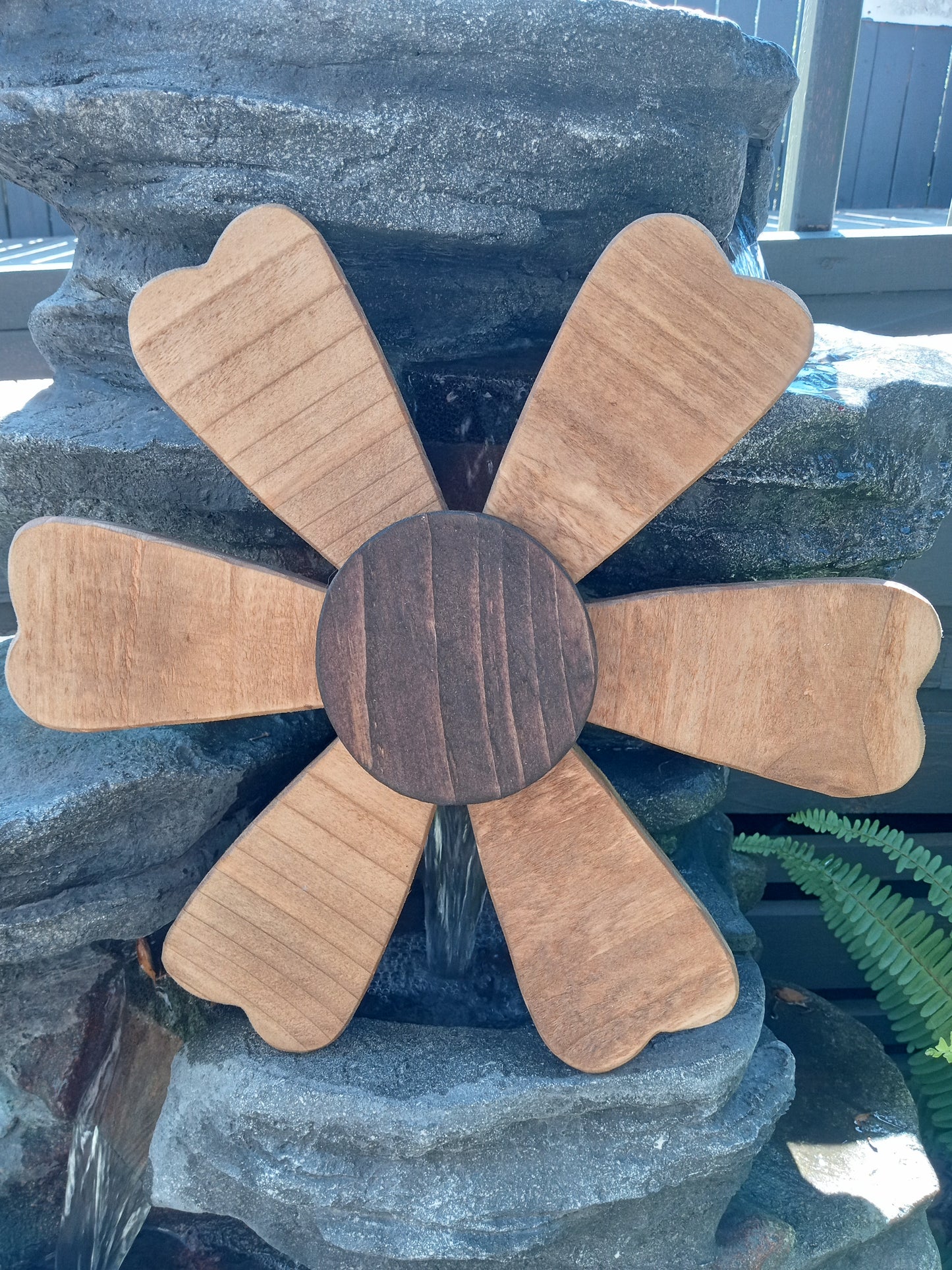 Beautifully crafted wooden sunflower with a two-toned stain finish.